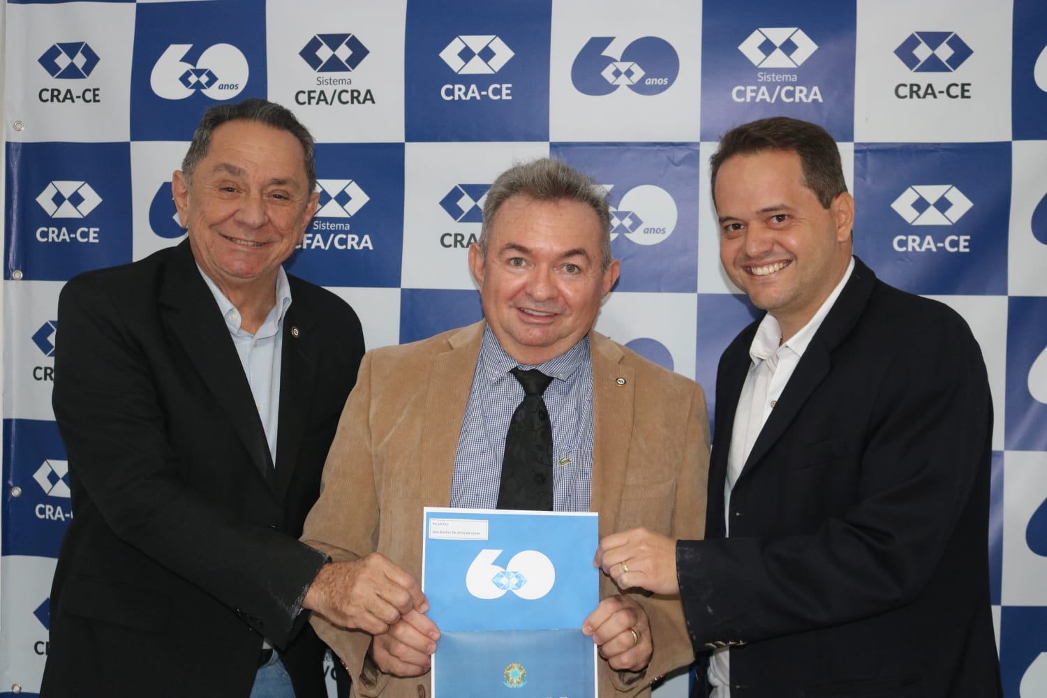 José Bonfim de Almeida Júnior recebe convite para Comenda do Jubileu de Diamante do CRA-CE